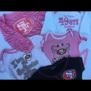 San Francisco 49ers Baby Girl 4 Bodysuits & Tee